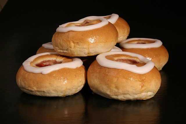 Gammeldags fastelavnsboller. Billede fra Pixabay.