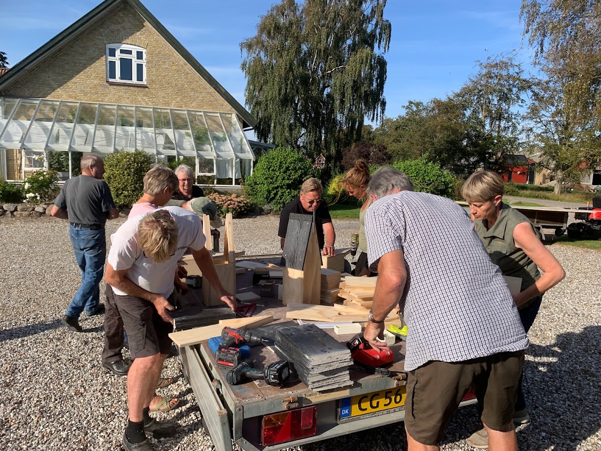 Borgere i Midskov deltager i landsby make over 2023. Foto: Steen Hjorth